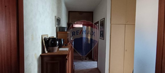 4 rooms Apartment in Sigillo, Italy No. 2467 8