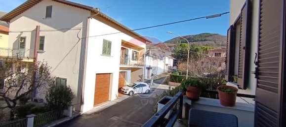 4 rooms Apartment in Sigillo, Italy No. 2467 18