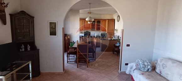 4 rooms Apartment in Sigillo, Italy No. 2467 2