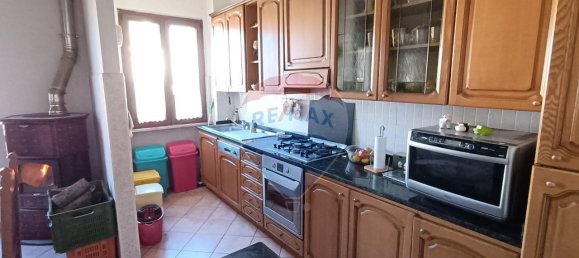 4 rooms Apartment in Sigillo, Italy No. 2467 13