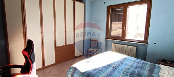 4 rooms Apartment in Sigillo, Italy No. 2467 20