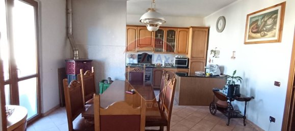 4 rooms Apartment in Sigillo, Italy No. 2467 9