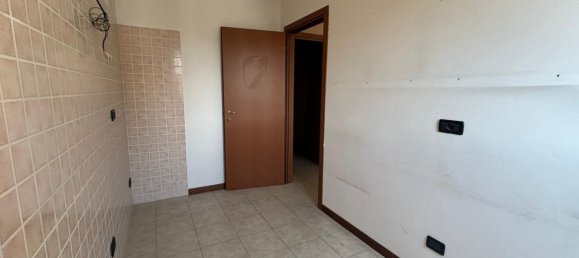 3 rooms Apartment in Meda, Italy No. 261514 10