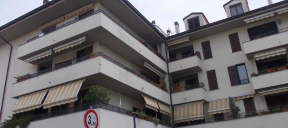 Apartamento de 3 divisões em Bollate, Italy N.º 59937 5