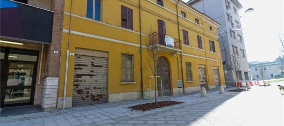 22 rooms Apartment in Forlì, Italy No. 173830 3