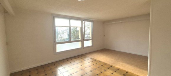 2 bedrooms Apartment in Livry-Gargan, France No. 328050 3