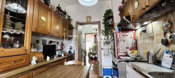 6 rooms Apartment in Genoa, Italy No. 41215 5