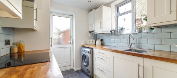 2 bedrooms Maisonette in Surbiton, United Kingdom No. 9964 2