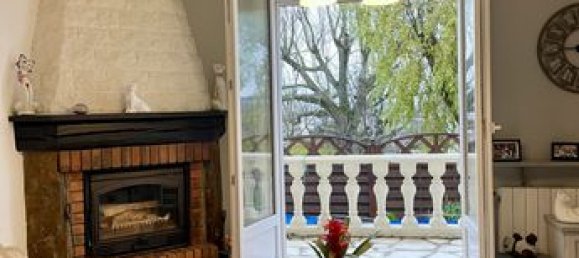 3 bedrooms House in Montmagny, France No. 361408 7