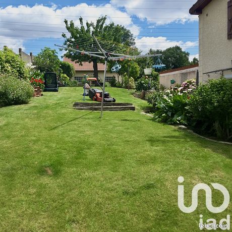 3 bedrooms House in Montmagny, France No. 361408