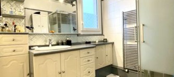 3 bedrooms House in Montmagny, France No. 361408 14