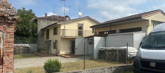 3 bedrooms Apartment in San Giorgio Piacentino, Italy No. 335689 4