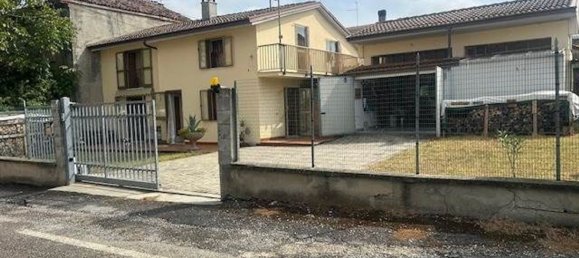 3 bedrooms Apartment in San Giorgio Piacentino, Italy No. 335689 2