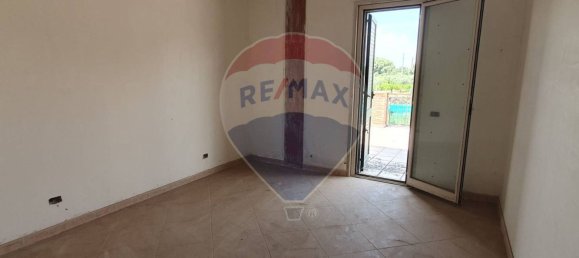 2 rooms Commercial property in Paternò, Italy No. 356211 3