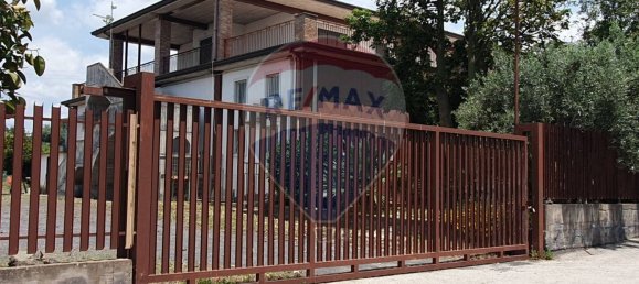 2 rooms Commercial property in Paternò, Italy No. 356211 4