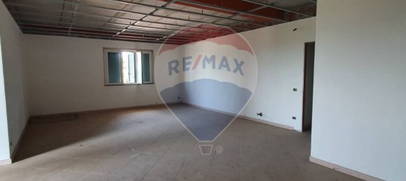 2 rooms Commercial property in Paternò, Italy No. 356211 2
