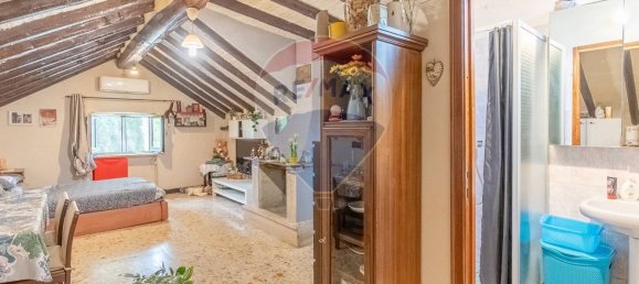 4 bedrooms Villa in Rome, Italy No. 352690 10