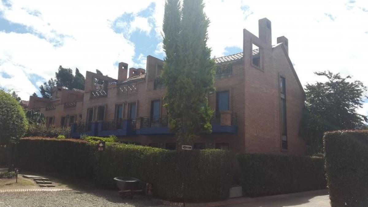 3 bedrooms House in Cundinamarca, Colombia No. 8447