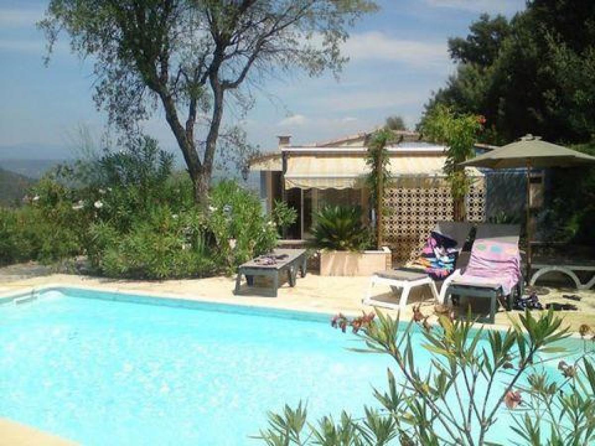 2 bedrooms House in Le Muy, France No. 11831