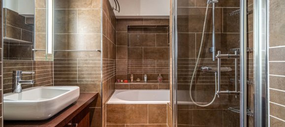 Apartamento de 2 dormitorios en Paris, France No. 168083 11