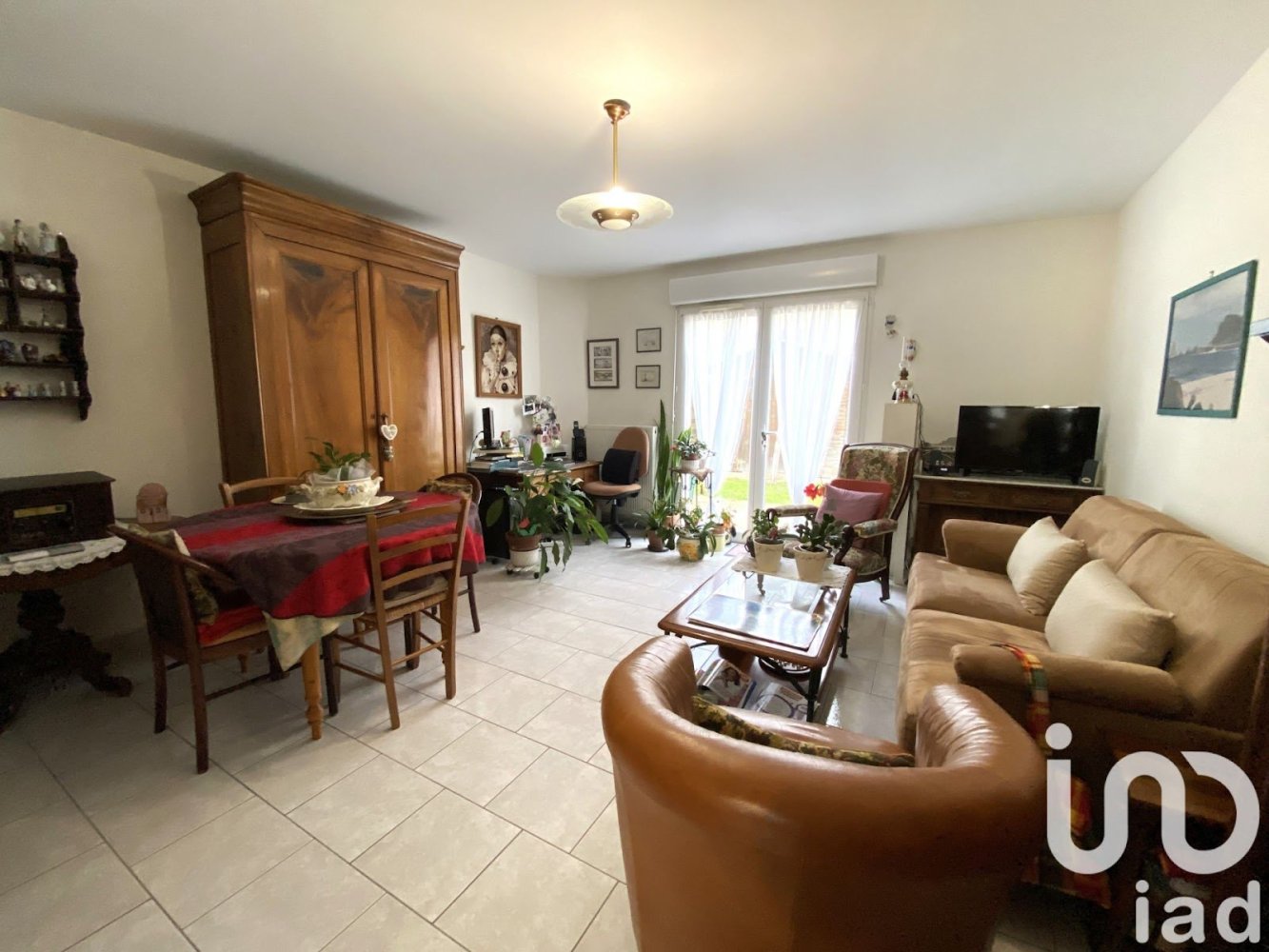 2 bedrooms House in Loches, France No. 56438