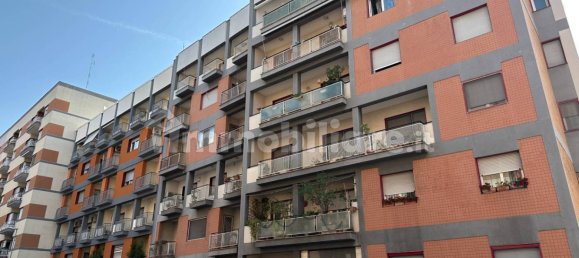 3 bedrooms Apartment in Bari, Italy No. 334449 2