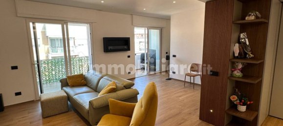 3 bedrooms Apartment in Bari, Italy No. 334449 8