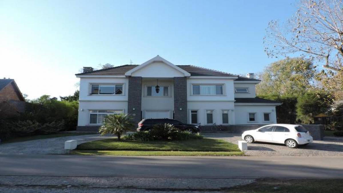 Дом с 4 спальнями в Берасатеги, Аргентина № 51342