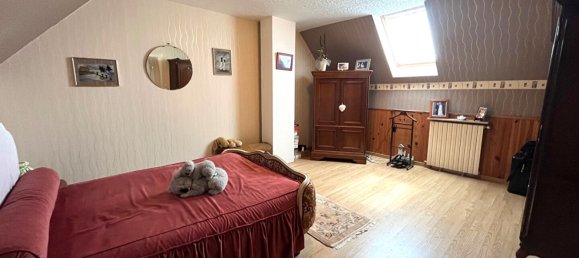 Casa de 4 dormitorios en Neuilly-en-Thelle, France No. 233504 10