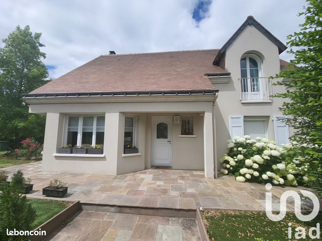 3 bedrooms House in Saint-Avertin, France No. 287659