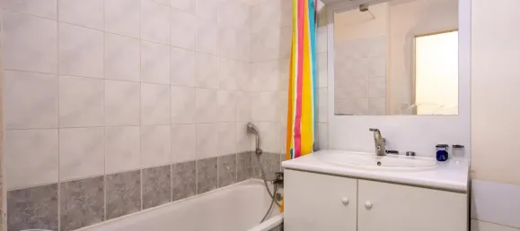 2-salle Appartement à Hennebont, France No. 202890 4