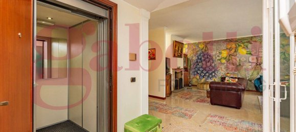 4 bedrooms Penthouse in Mozzo, Italy No. 236848 6