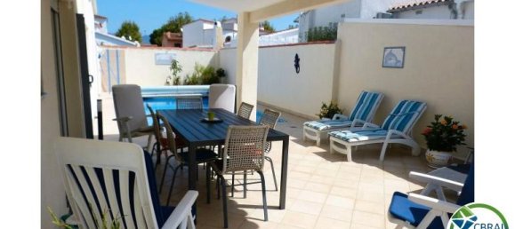 Villa de 3 dormitorios en Empuriabrava, Spain No. 172179 34