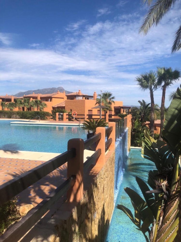 Apartamento T2 em El Paraiso, Spain N.º 185371