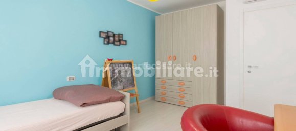 Квартира с 3 спальнями в Саронно, Италия № 260665 10