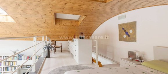 Квартира с 3 спальнями в Саронно, Италия № 260665 18