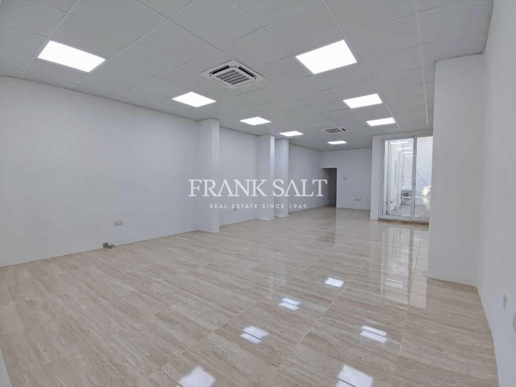 Laden in Fgura, Malta 100m², Nr. 12715