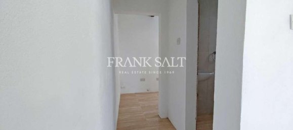 Magasin à Fgura, Malta 100m² No. 12715 15