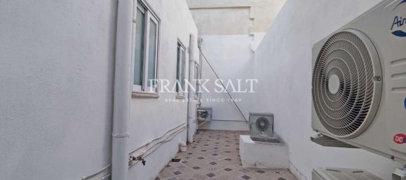 Magasin à Fgura, Malta 100m² No. 12715 16