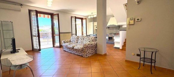 3-salle Duplex à Sannazzaro de' Burgondi, Italy No. 332725 6