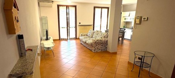 3-salle Duplex à Sannazzaro de' Burgondi, Italy No. 332725 8