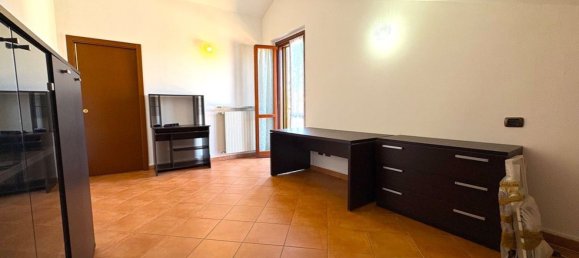 3-salle Duplex à Sannazzaro de' Burgondi, Italy No. 332725 22