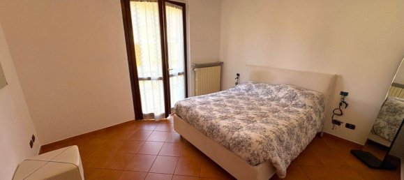 3-salle Duplex à Sannazzaro de' Burgondi, Italy No. 332725 15