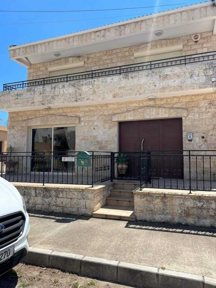 4 bedrooms House in Limassol, Cyprus No. 16871