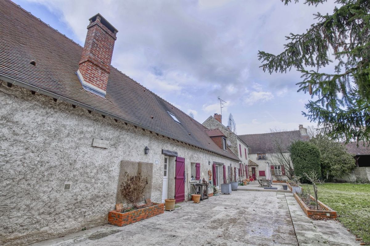 7 bedrooms House in Saint-Forget, France No. 180597