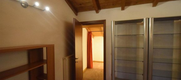 Casa de 5 habitaciónes en Caorso, Italy No. 25976 28