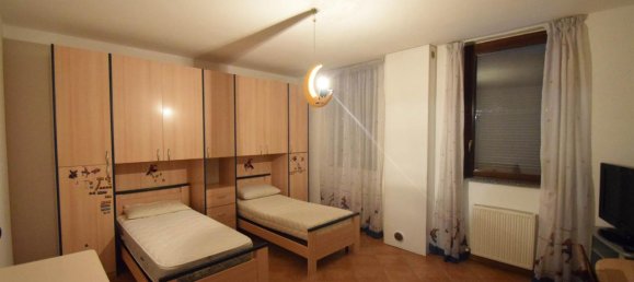 Casa de 5 habitaciónes en Caorso, Italy No. 25976 17