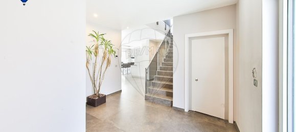 Вилла с 5 спальнями в Виляж-Нёф, Франция № 266361 2