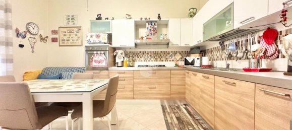 Apartamento de 3 divisões em Bari, Italy N.º 293336 11