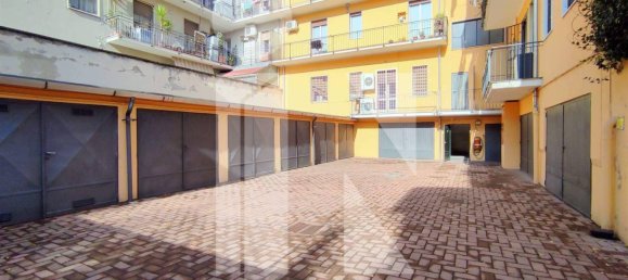 3 bedrooms Apartment in Mantua, Italy No. 250380 11